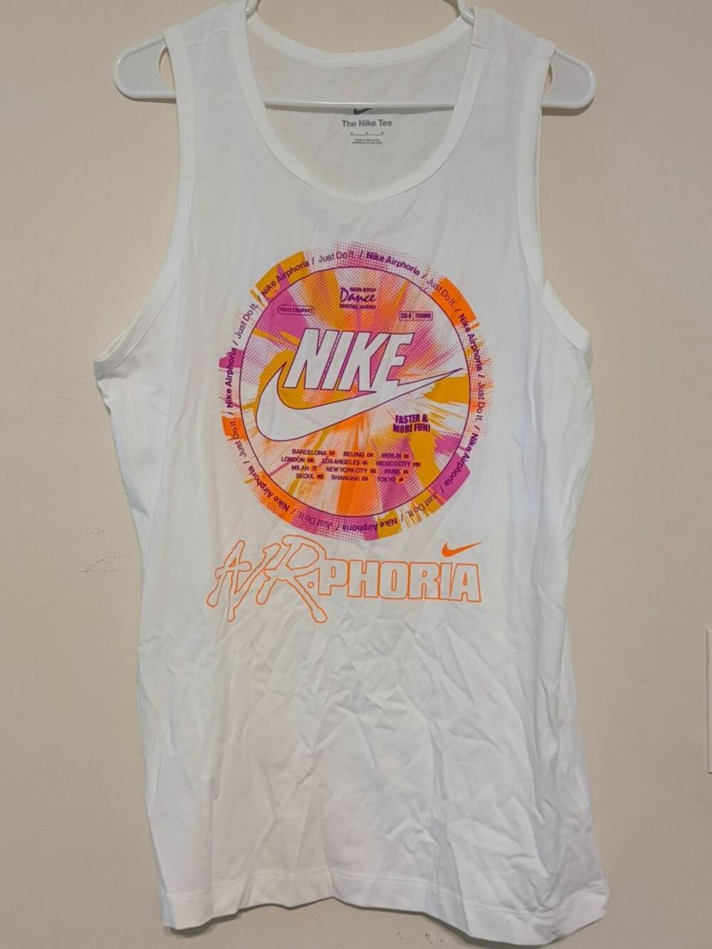 New NWT Men's Nike AIRPhoria Music White Pink Tank Top Size Medium